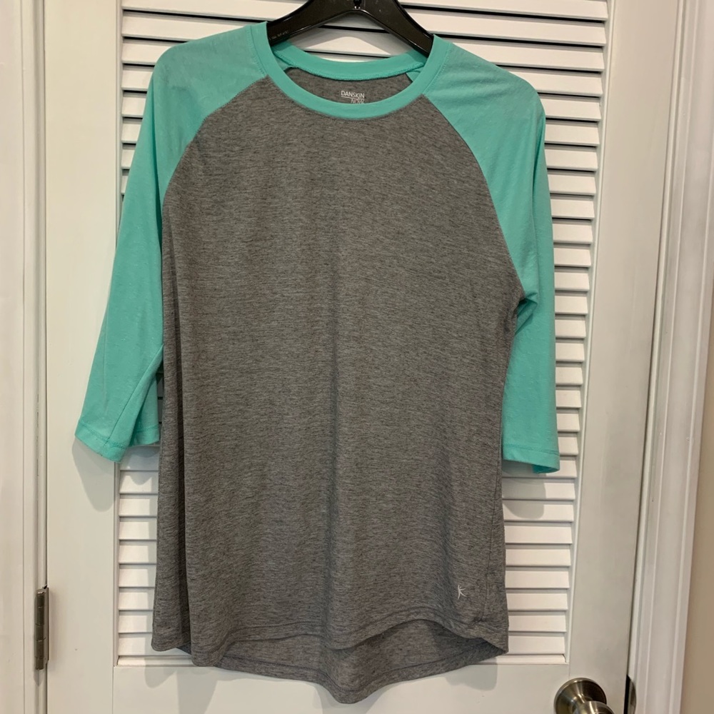 Danskin Tee Shirt size L (12/14) two tone